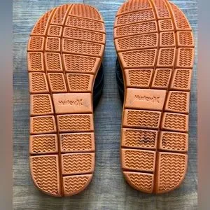 Kicks Hawaii x Hurley slippers sandals. Hurley | Shoes | Kicks Hawaii X Hurley Slippers Sandals  main image 2